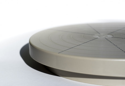 Plastic hat/ diameter 20 cm/ height 4 cm