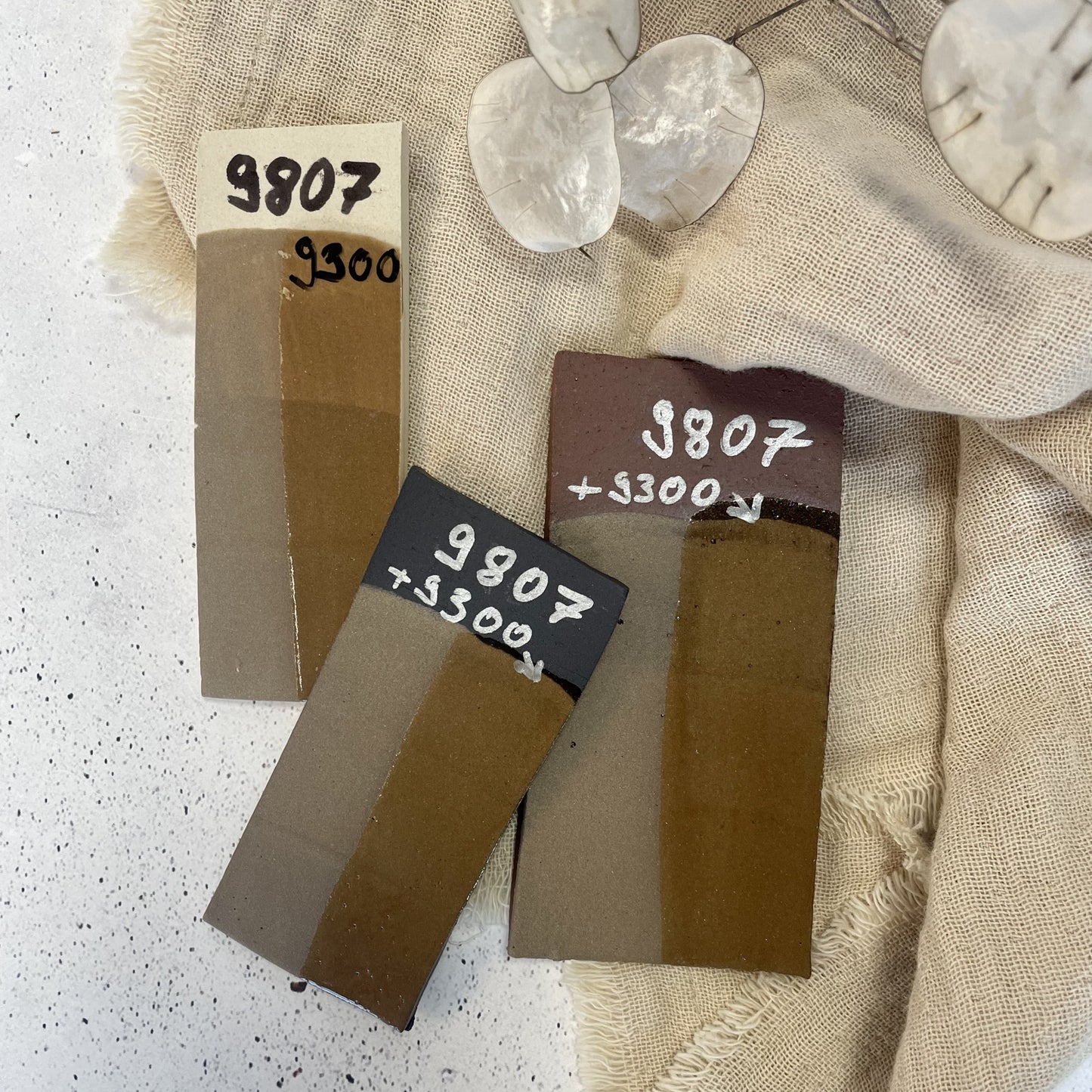 Flüssige Steinzeug-Engobe Botz 9807 Toffee - 800 ml