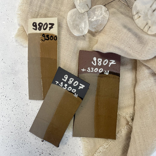 Angoba kamionkowa płynna Botz 9807 Toffee - 800 ml