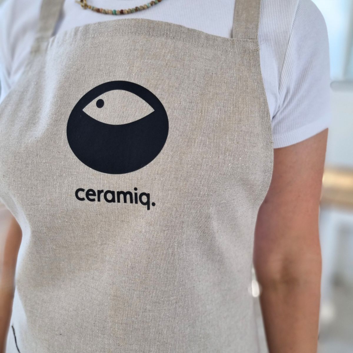 Fartuch ochronny beżowy z logo